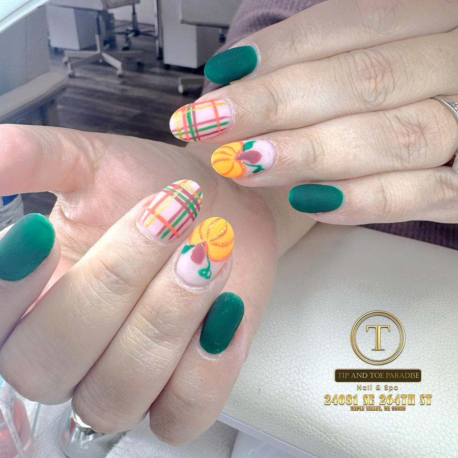 Trendy gel nails